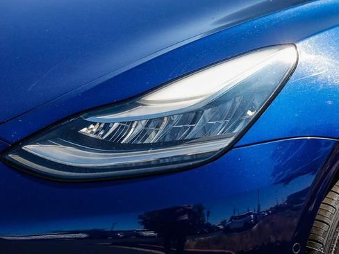 Used 2020 Tesla Model 3 Standard Range Plus RWD image 8