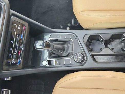 Used 2022 Volkswagen Tiguan SE R-Line image 21