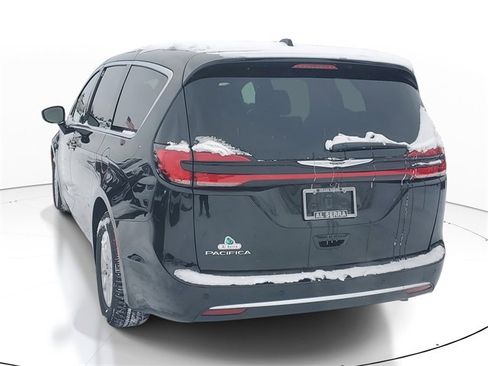 New 2026 Chrysler Pacifica Select image 3