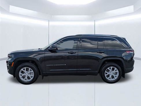 Used 2024 Jeep Grand Cherokee Limited AWD/4WD image 7