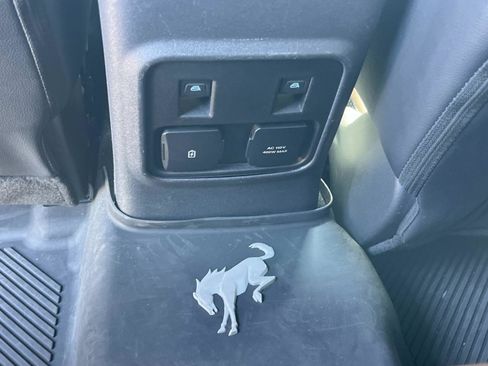 Used 2022 Ford Bronco Outer Banks AWD/4WD image 13