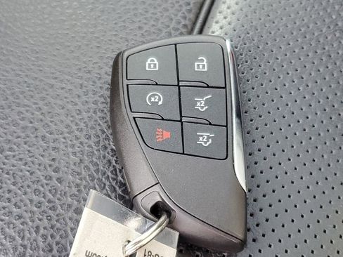 Used 2023 GMC Yukon Denali image 40