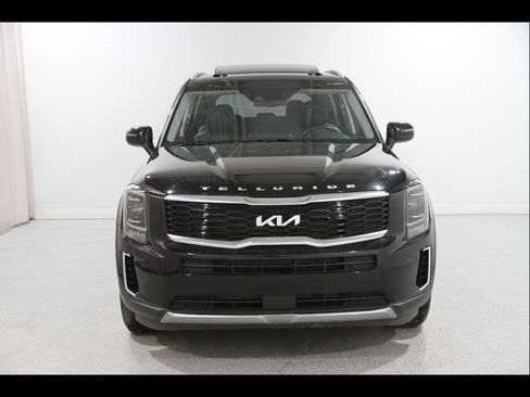 Used 2022 Kia Telluride EX w/ Towing Package AWD/4WD image 2