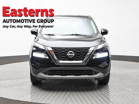 Used 2023 Nissan Rogue SV FWD image 2