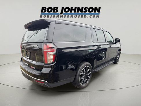 Used 2022 Chevrolet Suburban RST w/ Luxury Package AWD/4WD image 1