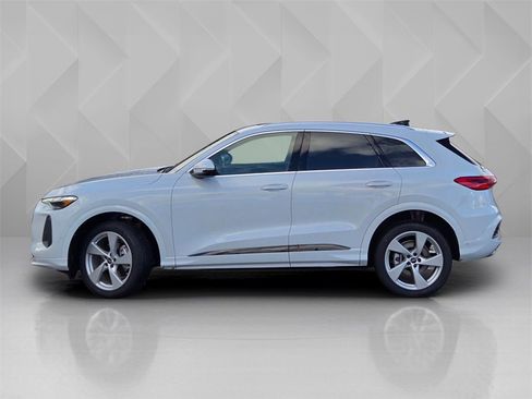 New 2025 Audi Q5 2.0T Premium Plus image 3