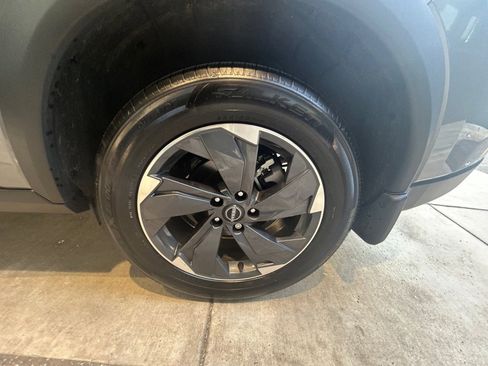 Used 2025 Nissan Rogue SV image 26