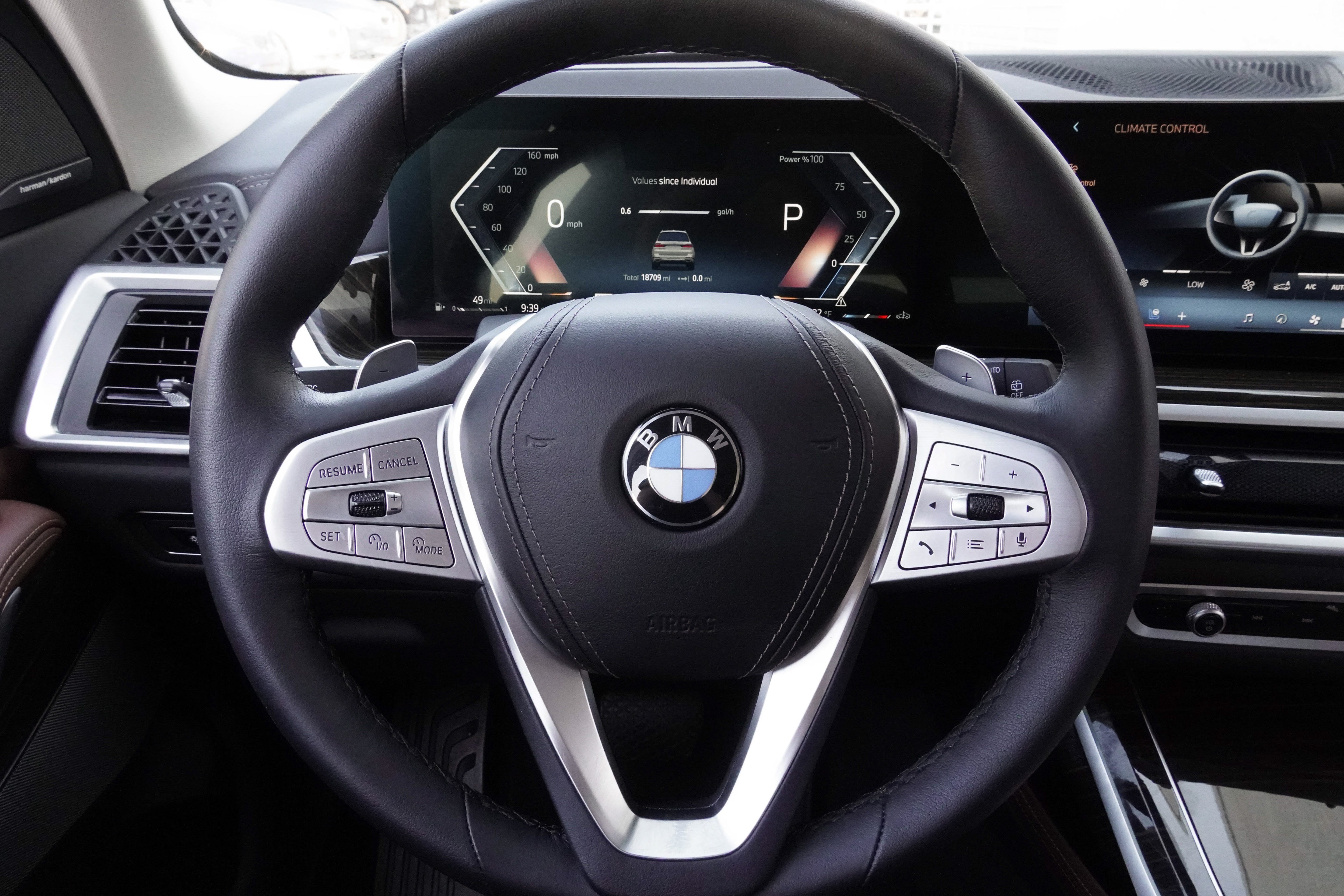 Certified 2024 BMW X7 xDrive40i w/ Premium Package AWD/4WD image 15