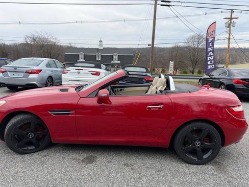 Used 2013 Mercedes-Benz SLK 250 w/ Premium I Pkg image 9
