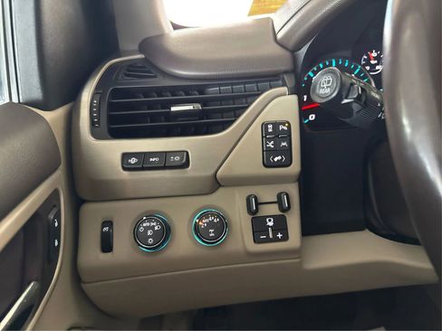 Used 2018 GMC Yukon XL Denali w/ Denali Ultimate Package AWD/4WD image 18