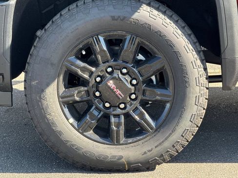 New 2026 GMC Sierra 2500 AT4 w/ AT4 Premium Plus Package AWD/4WD image 26