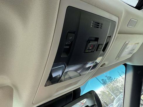 Used 2025 Lexus ES 350 Premium image 27