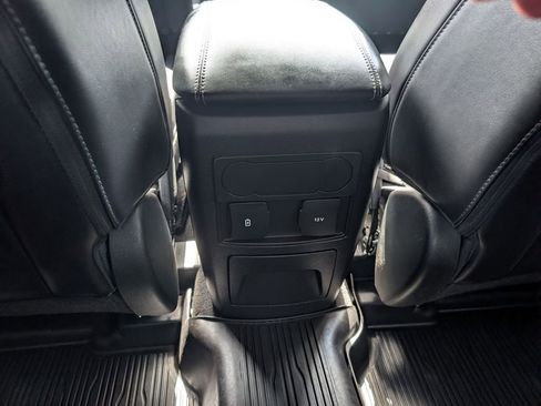 Used 2023 Ford Explorer XLT w/ Equipment Group 202A AWD/4WD image 17