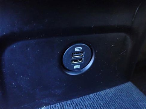 Used 2017 Porsche Macan Turbo image 11