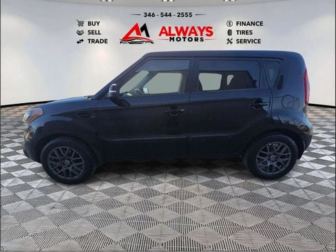 Used 2013 Kia Soul + FWD image 4