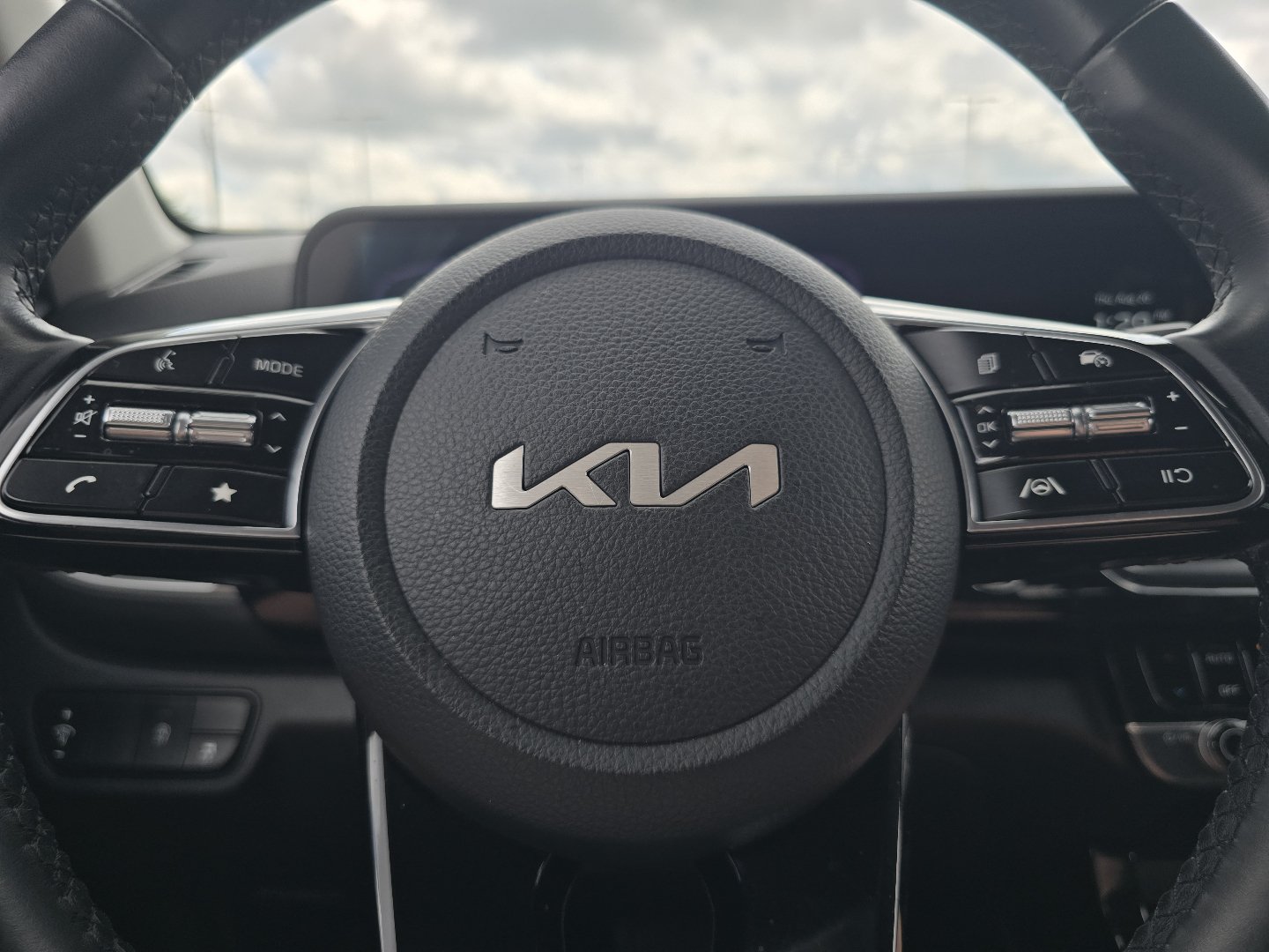 Used 2025 Kia Seltos S AWD/4WD image 29