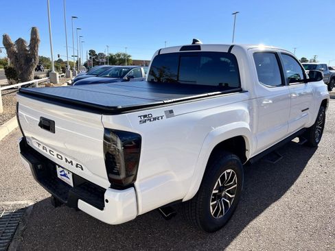 Used 2021 Toyota Tacoma TRD Sport image 5