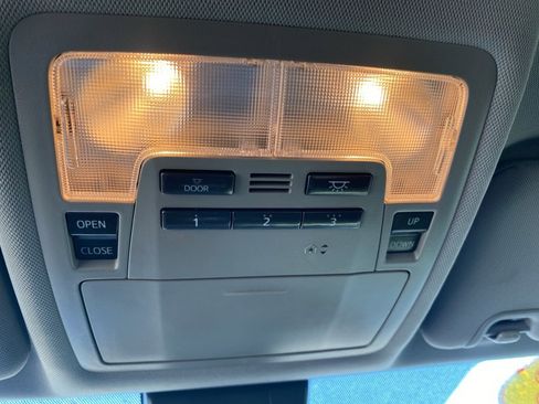 Used 2018 Toyota Highlander Limited image 13