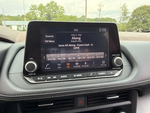 Used 2023 Nissan Rogue SV AWD/4WD image 10