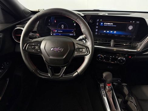 Used 2024 Chevrolet Trax RS w/ Sunroof Package FWD image 13