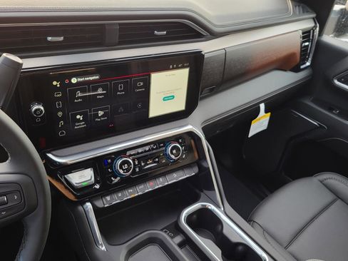 New 2026 GMC Sierra 2500 Denali w/ Denali Reserve Package image 10