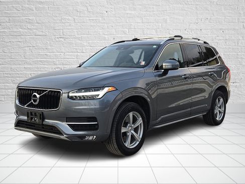 Used 2019 Volvo XC90 T5 Momentum image 3
