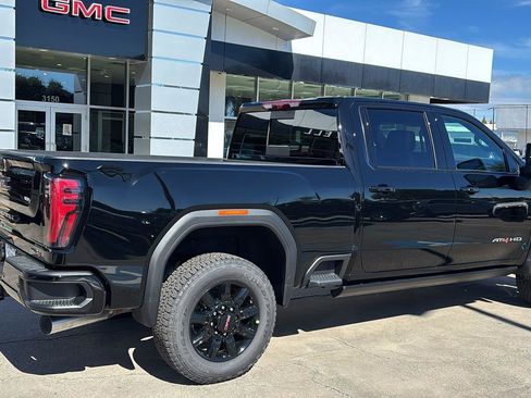 New 2026 GMC Sierra 2500 AT4 w/ AT4 Premium Plus Package AWD/4WD image 8