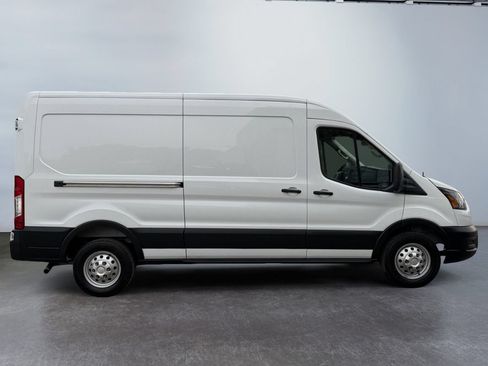 Used 2025 Ford Transit 250 148 Medium Roof Extended AWD image 4