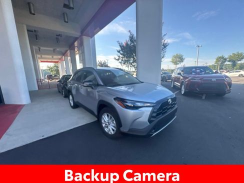 Used 2026 Toyota Corolla Cross LE FWD image 7