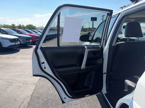 Used 2023 Toyota 4Runner SR5 Premium w/ Moonroof Package AWD/4WD image 13