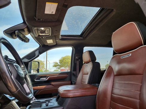 Used 2024 GMC Sierra 3500 Denali Ultimate image 12