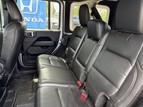 Used 2021 Jeep Wrangler Unlimited Sahara AWD/4WD image 21