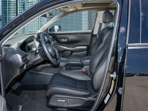 Certified 2024 Honda HR-V EX-L image 17