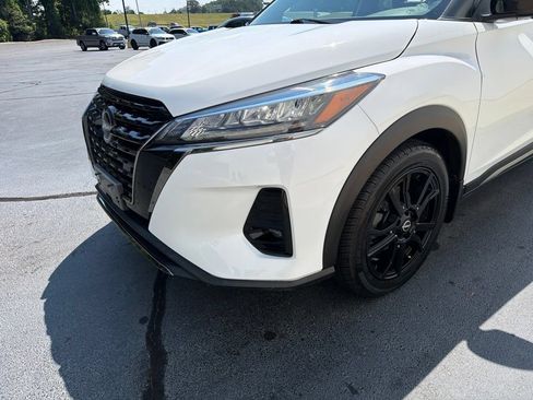Used 2022 Nissan Kicks SR FWD image 15