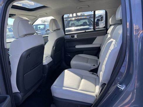 Used 2024 Hyundai Santa Fe Calligraphy image 12