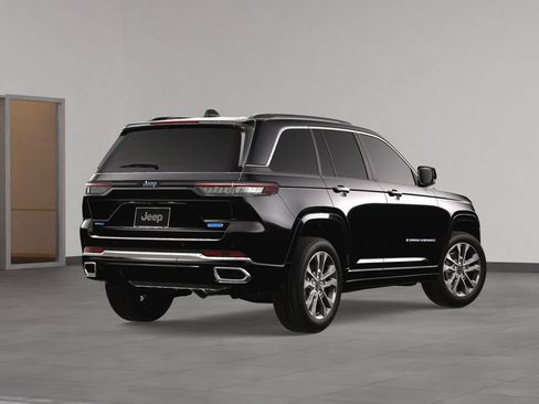 New 2024 Jeep Grand Cherokee Overland w/ Advanced Protech Group III AWD/4WD image 5