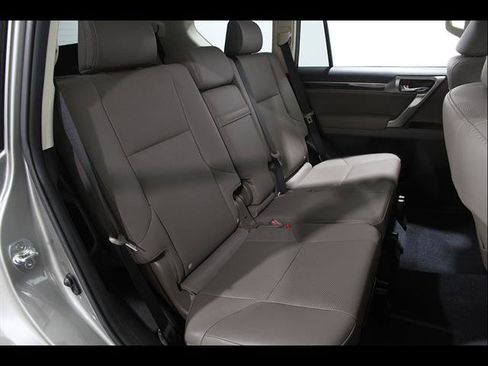 Used 2023 Lexus GX 460 Premium w/ Premium Package AWD/4WD image 19