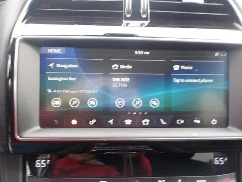 Used 2019 Jaguar F-PACE Prestige image 21