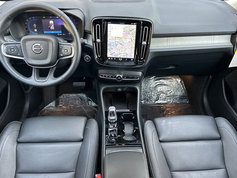 New 2025 Volvo XC40 B5 Plus w/ Climate Package image 15