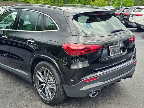 New 2026 Mercedes-Benz GLA 35 AMG 4MATIC image 12