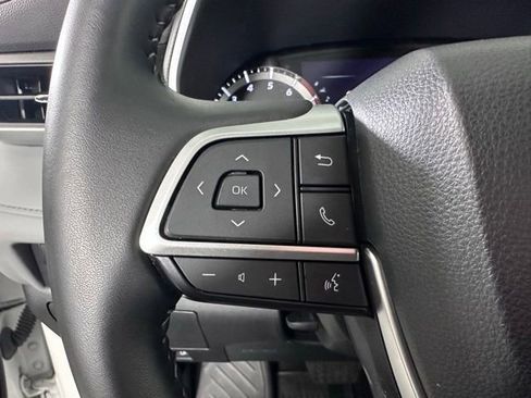 Used 2023 Toyota Highlander XLE AWD/4WD image 27