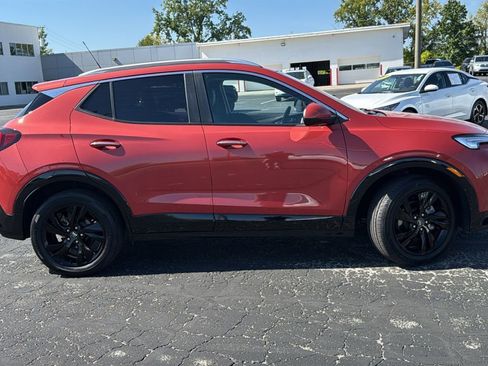 Used 2024 Buick Encore GX Sport Touring image 10