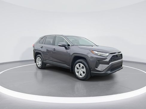 Certified 2024 Toyota RAV4 LE AWD/4WD image 3
