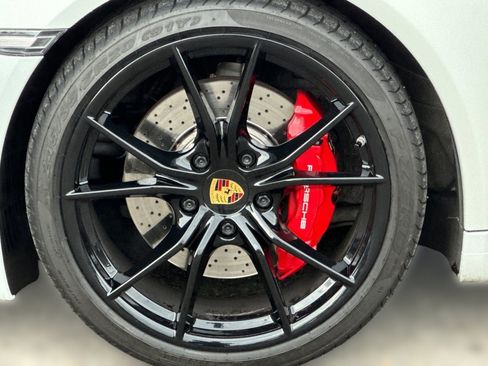 Used 2018 Porsche 911 Carrera S image 11