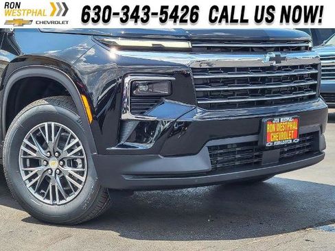 New 2025 Chevrolet Traverse LT image 2