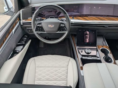 New 2026 Cadillac Escalade Platinum Sport AWD/4WD image 19