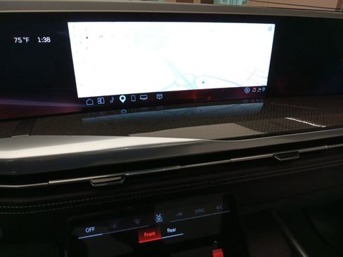 Used 2026 Cadillac Escalade V AWD/4WD image 13