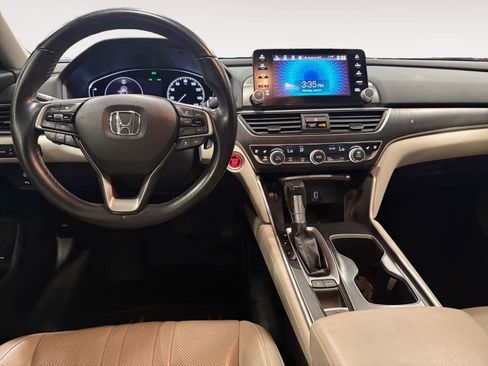 Used 2018 Honda Accord Touring image 11