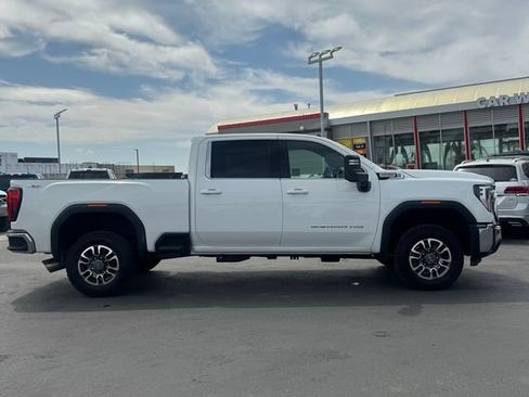 Used 2024 GMC Sierra 3500 SLE w/ SLE Convenience Package AWD/4WD image 5