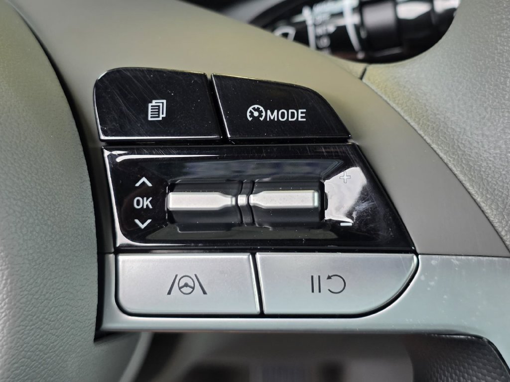 Used 2023 Hyundai Elantra SEL FWD image 20